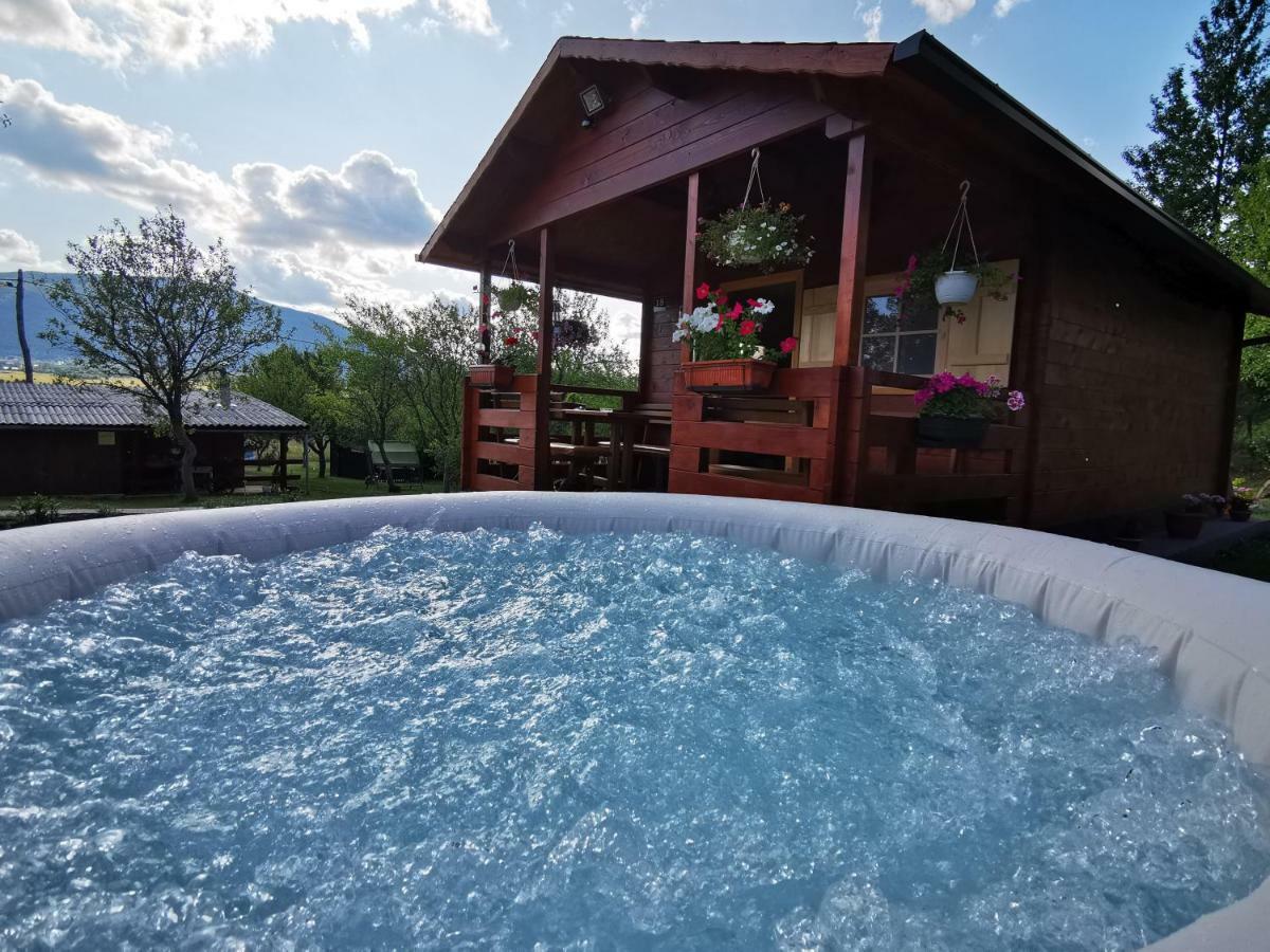 Cottage La Sierra With Jacuzzi Korenica Exteriör bild